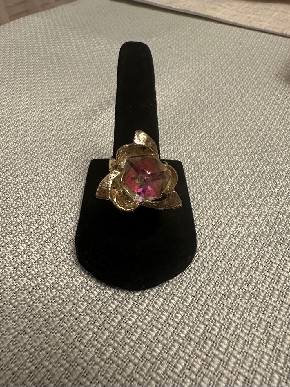 đ VTG 70s Brutalist Color Change Neodymium Ring - Picture 2 of 10